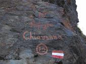 24 segnavia su roccia